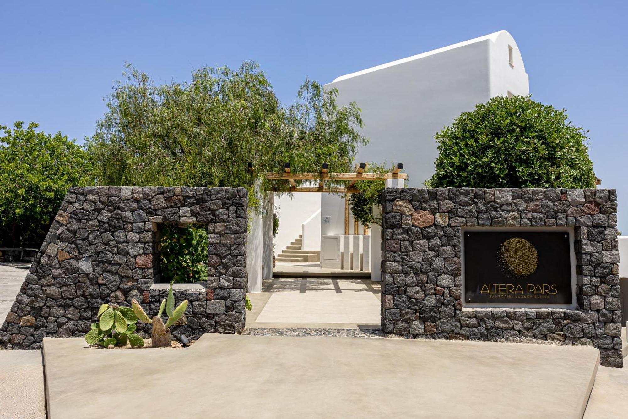 Altera Pars Suites Messaria  Exterior photo