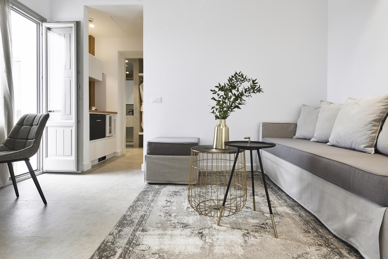 Altera Pars Suites Messaria  Exterior photo
