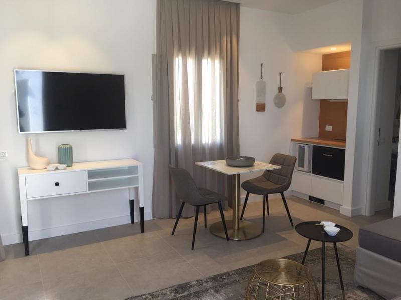 Altera Pars Suites Messaria  Exterior photo